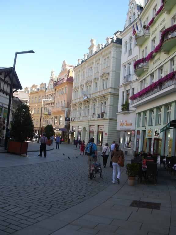 Apartment In City Center - Morassi Karlsbad Eksteriør billede